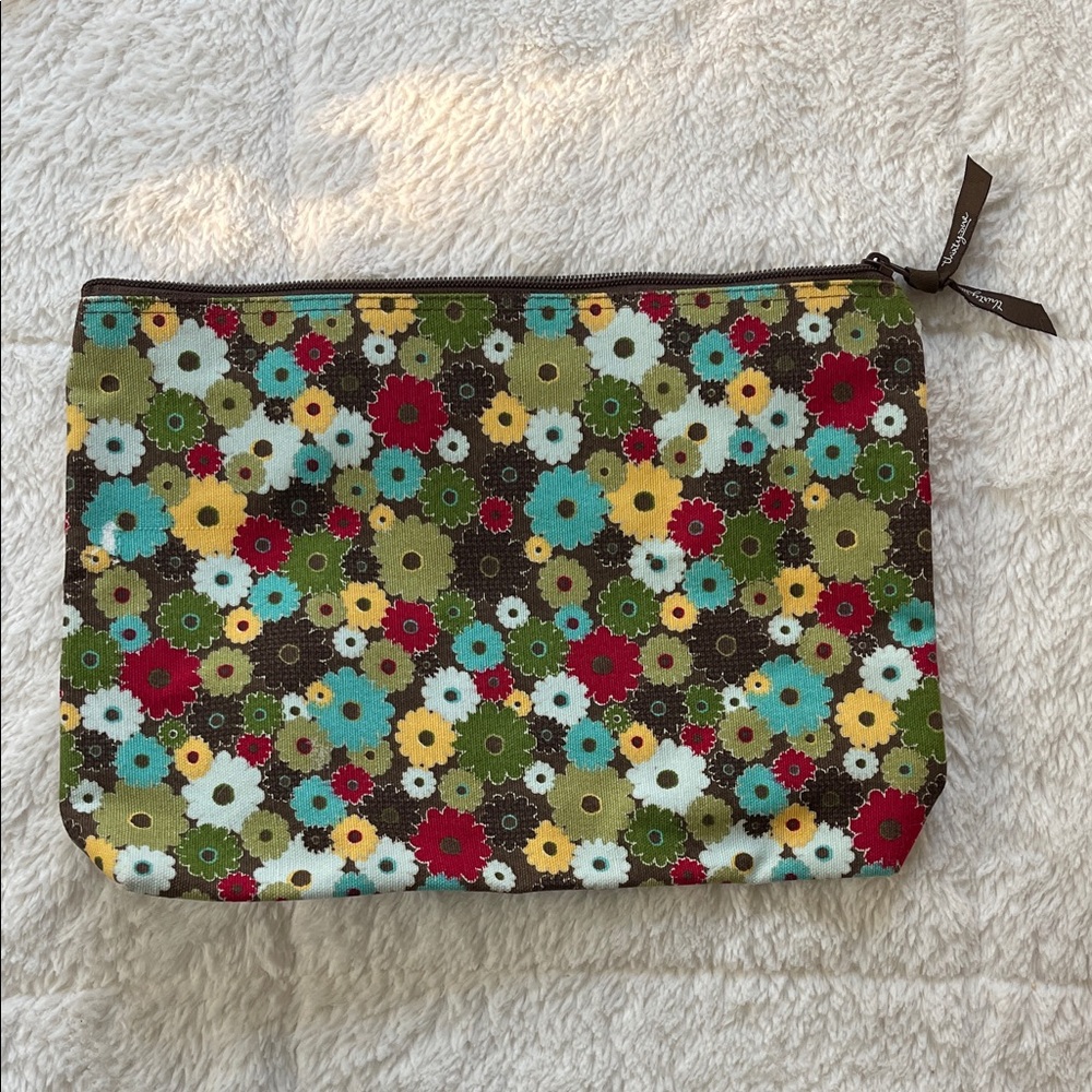 THIRTY ONE ~ Floral Patterned Zipper Pouch / Makeup bag
